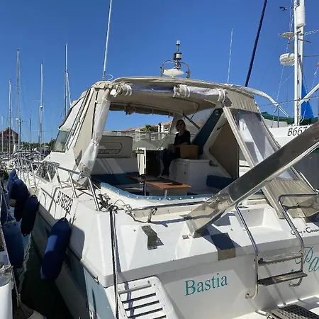Bateau Pause Tekne 4*