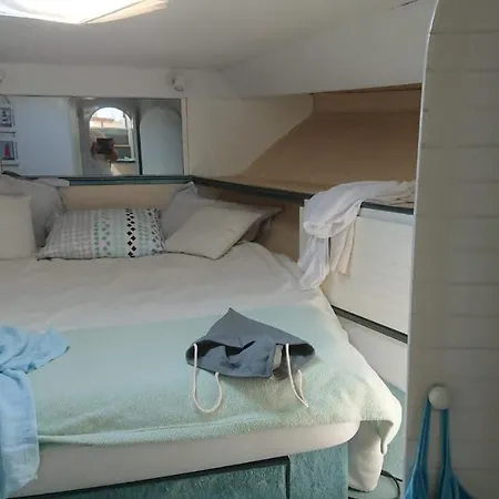 Bateau Pause Tekne 4*